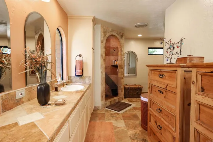 9862 Cielo Vista, Escondido, California 92026