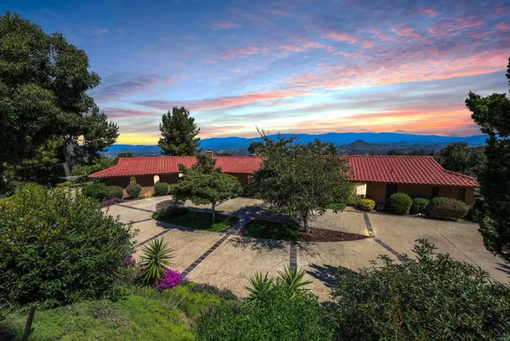 9862 Cielo Vista, Escondido, California 92026