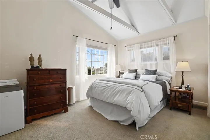 276 Chiquita Street, Laguna Beach, California 92651