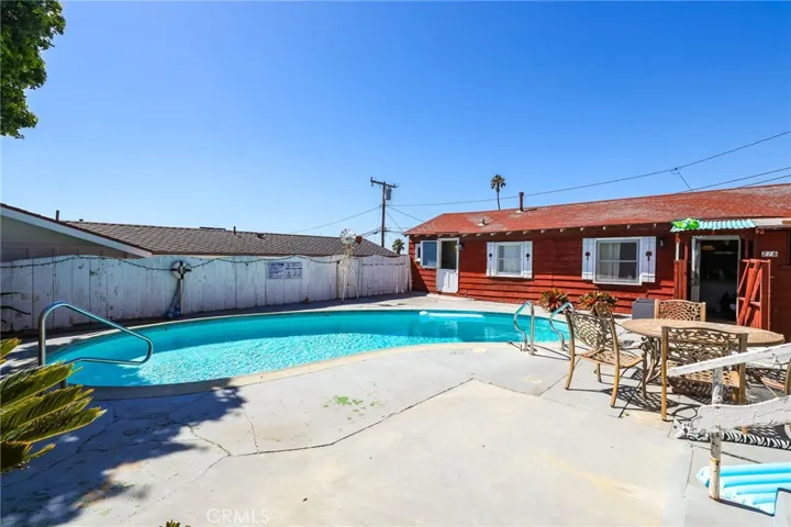 276 Chiquita Street, Laguna Beach, California 92651