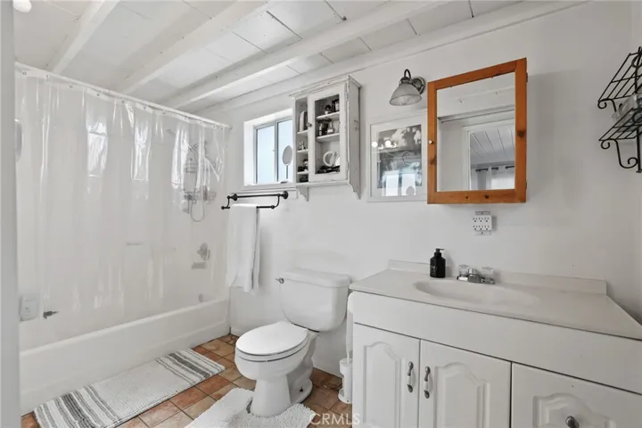 276 Chiquita Street, Laguna Beach, California 92651