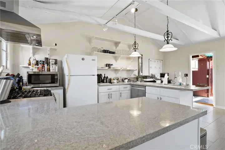 276 Chiquita Street, Laguna Beach, California 92651