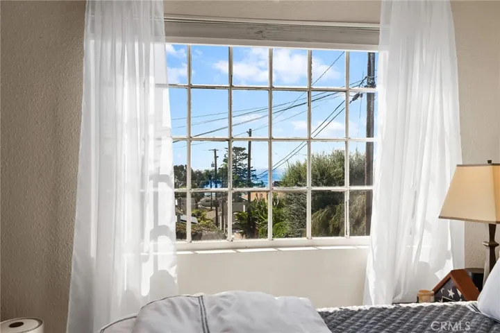 276 Chiquita Street, Laguna Beach, California 92651