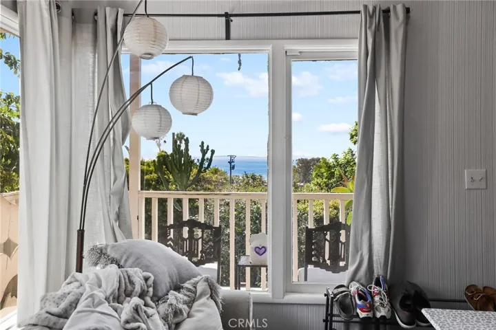 276 Chiquita Street, Laguna Beach, California 92651