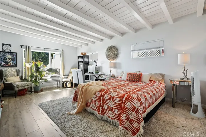 276 Chiquita Street, Laguna Beach, California 92651