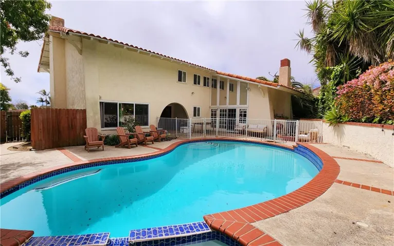 Pool & Spa