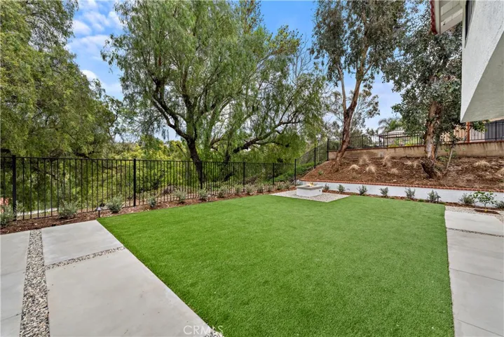 174 S Canyon Woods Road, Anaheim Hills, California 92807