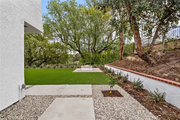174 S Canyon Woods Road, Anaheim Hills, California 92807