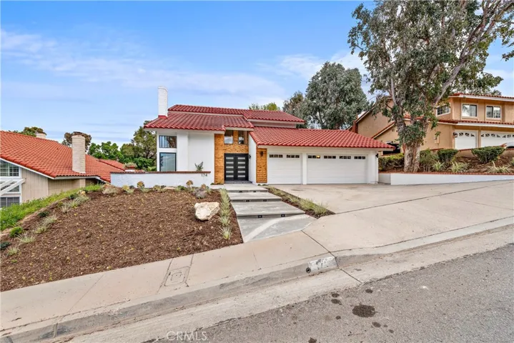 174 S Canyon Woods Road, Anaheim Hills, California 92807