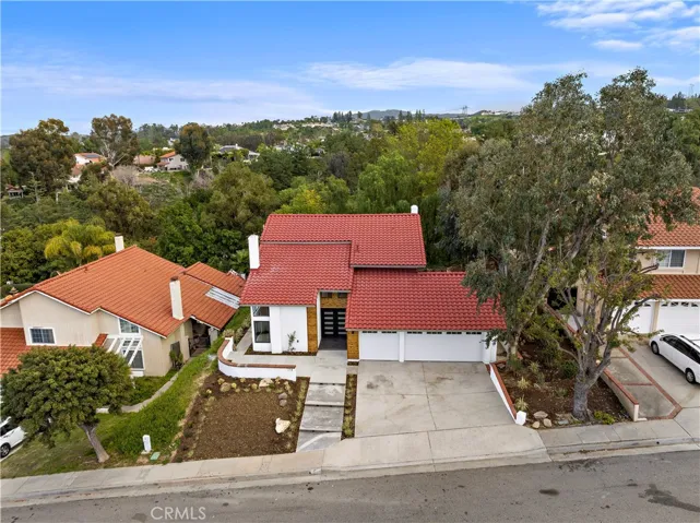 174 S Canyon Woods Road, Anaheim Hills, California 92807