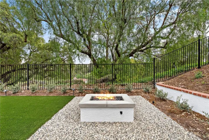 174 S Canyon Woods Road, Anaheim Hills, California 92807