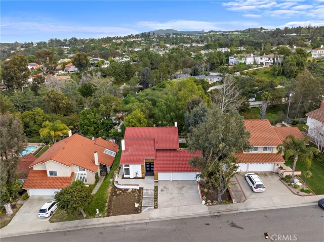 174 S Canyon Woods Road, Anaheim Hills, California 92807