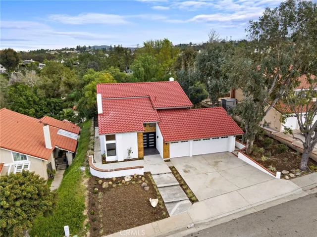 174 S Canyon Woods Road, Anaheim Hills, California 92807