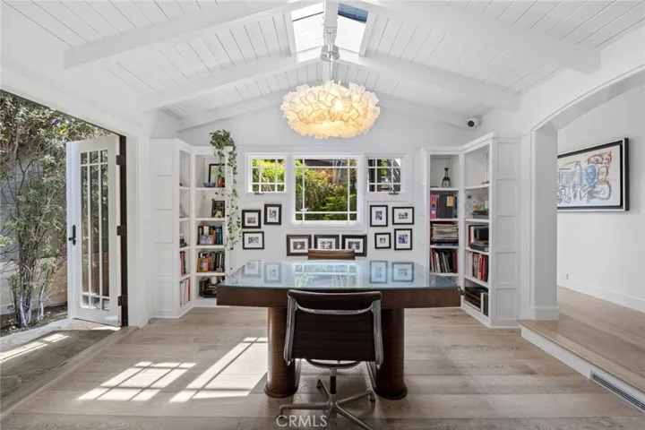 649 Anita Street, Laguna Beach, California 92651
