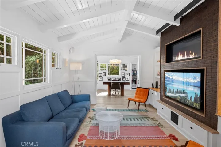 649 Anita Street, Laguna Beach, California 92651