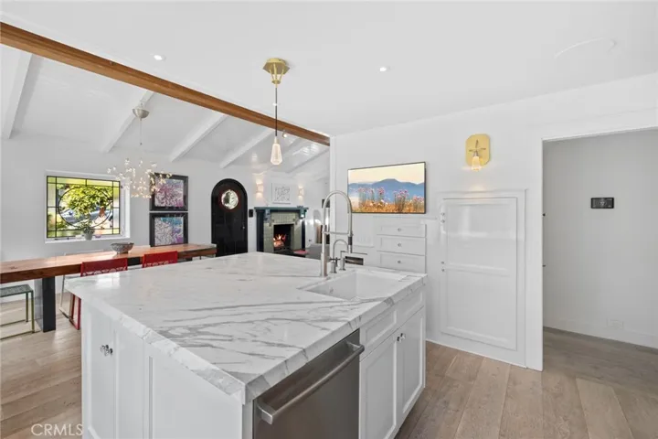 649 Anita Street, Laguna Beach, California 92651