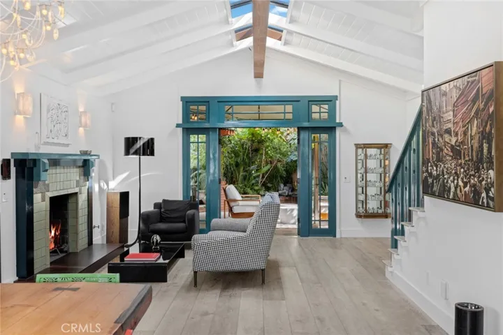 649 Anita Street, Laguna Beach, California 92651