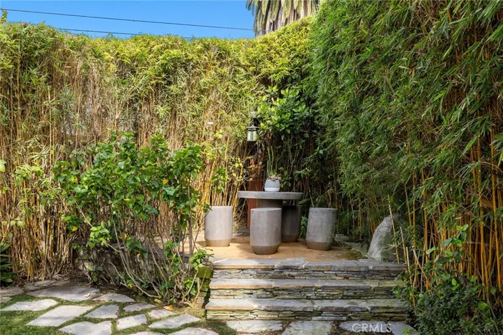 649 Anita Street, Laguna Beach, California 92651