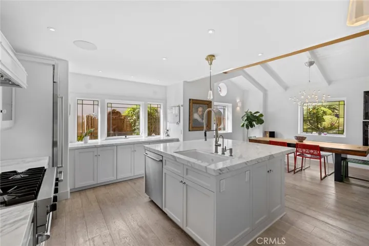 649 Anita Street, Laguna Beach, California 92651