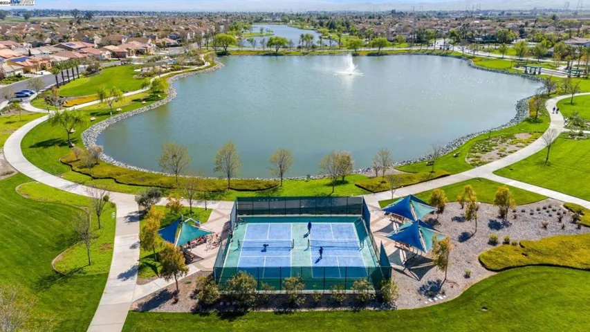 Pickle Ball Courts