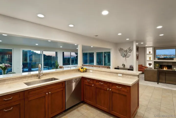 6678 Park Ridge Blvd, San Diego, California 92120