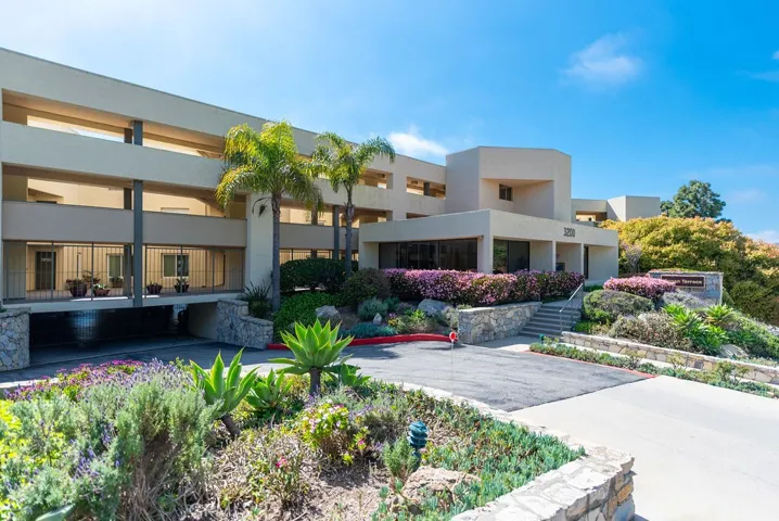 3200 La Rotonda Drive 317, Rancho Palos Verdes, California 90275