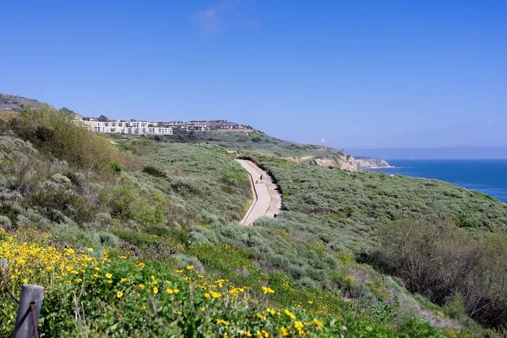 3200 La Rotonda Drive 317, Rancho Palos Verdes, California 90275