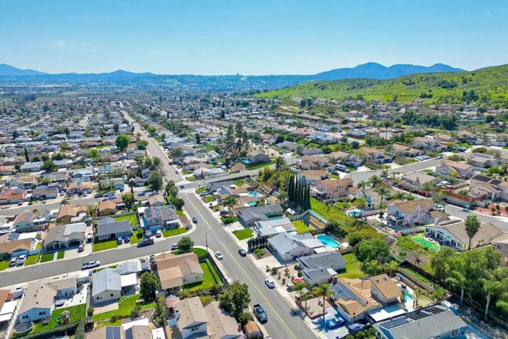10420 Timberlane Way, Santee, California 92071