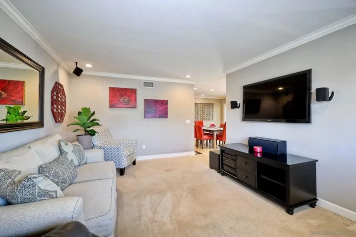 10420 Timberlane Way, Santee, California 92071