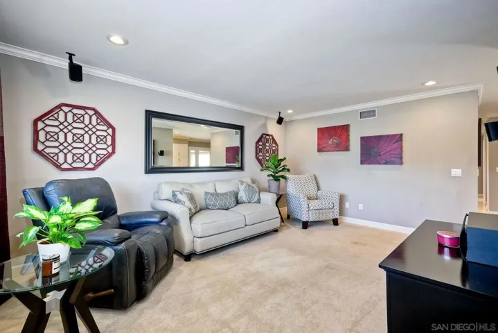 10420 Timberlane Way, Santee, California 92071