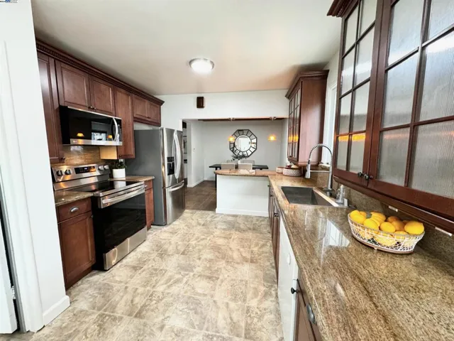20146 Santa Maria Ave, Castro Valley, California 94546