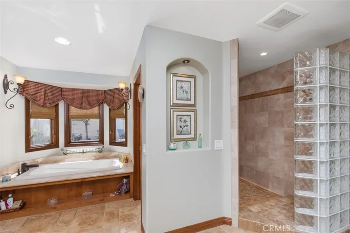 38161 Bear Canyon Drive, Murrieta, California 92562