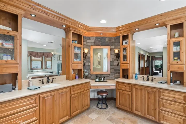 38161 Bear Canyon Drive, Murrieta, California 92562