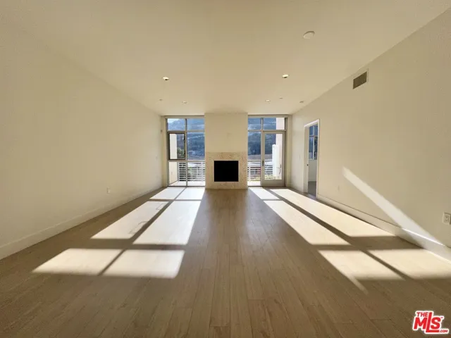 11715 W Bellagio Road 305, Los Angeles, California 90049