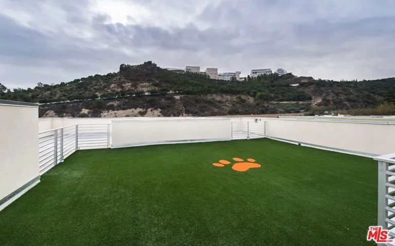 11715 W Bellagio Road 305, Los Angeles, California 90049