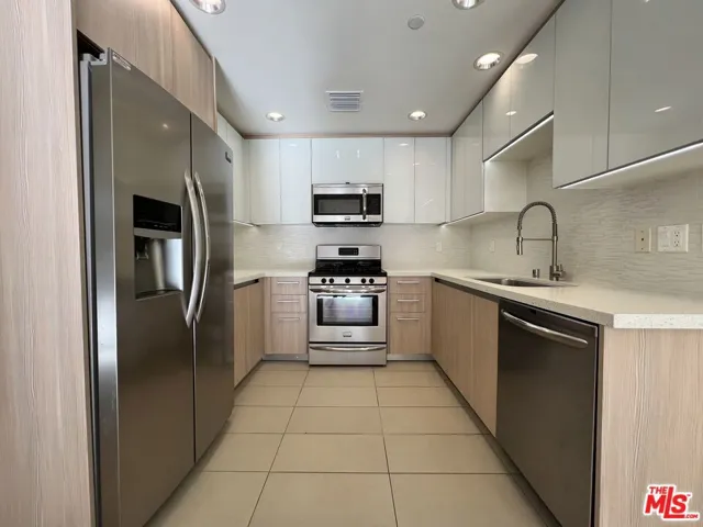 11715 W Bellagio Road 305, Los Angeles, California 90049