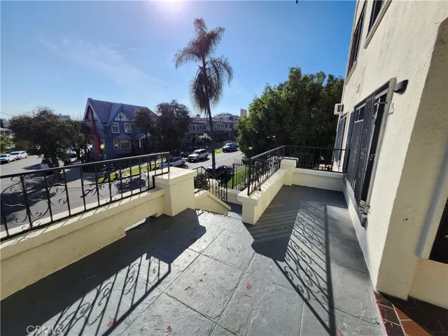 1435 Alvarado, Los Angeles, California 90006