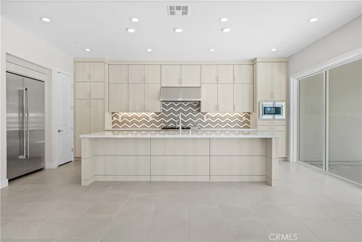 390 Riverbend, Lake Forest, California 92630