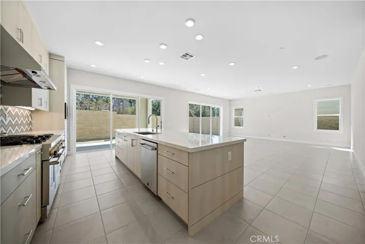 390 Riverbend, Lake Forest, California 92630