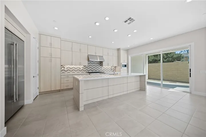 390 Riverbend, Lake Forest, California 92630