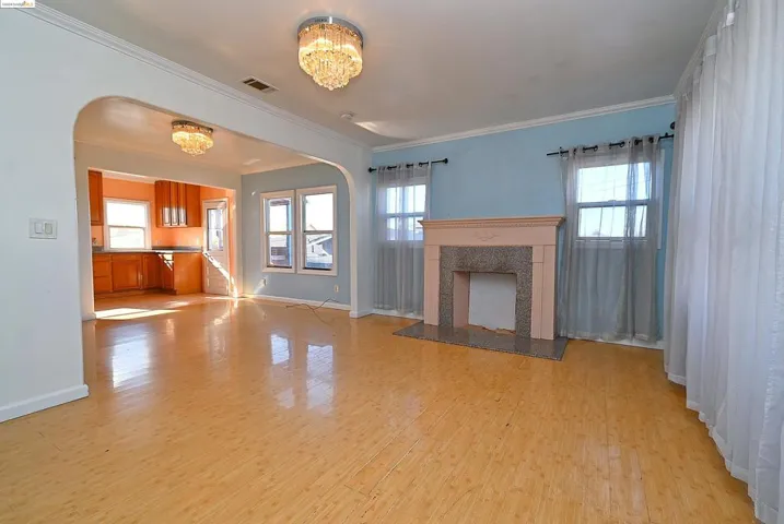 1292 61st, Oakland, California 94621
