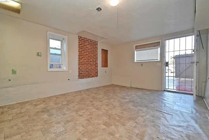 1292 61st, Oakland, California 94621