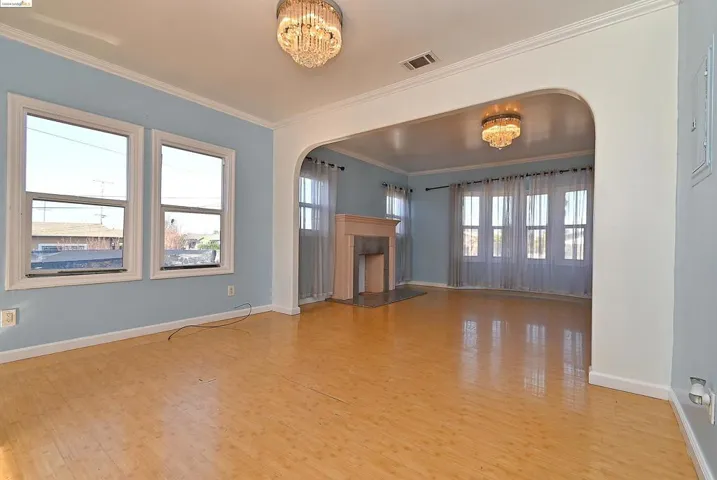 1292 61st, Oakland, California 94621