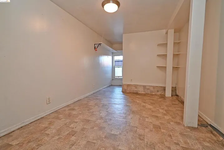 1292 61st, Oakland, California 94621