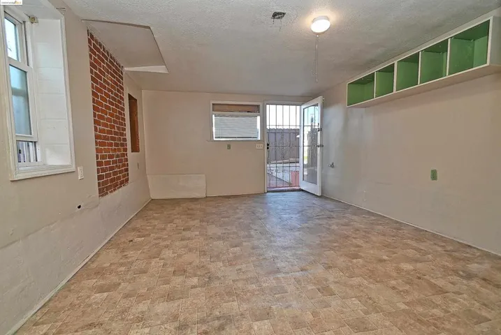 1292 61st, Oakland, California 94621