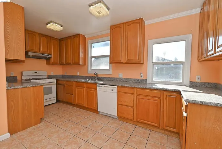 1292 61st, Oakland, California 94621