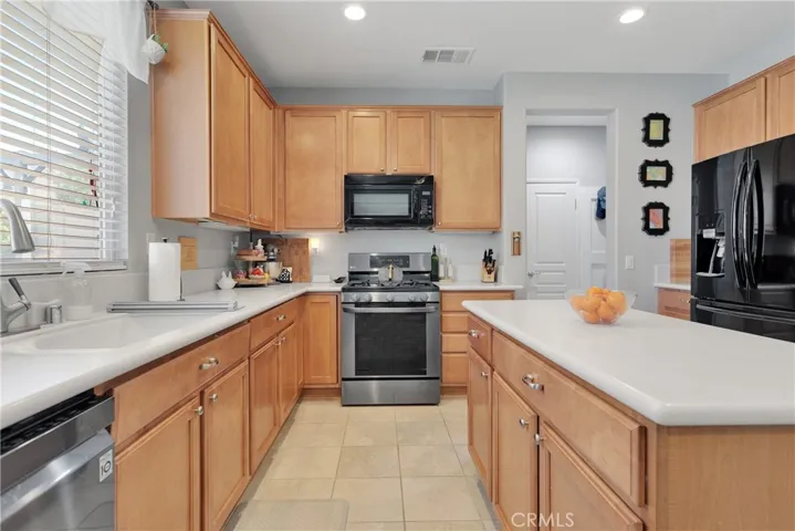 15716 Desert Poppy Lane, Victorville, California 92394