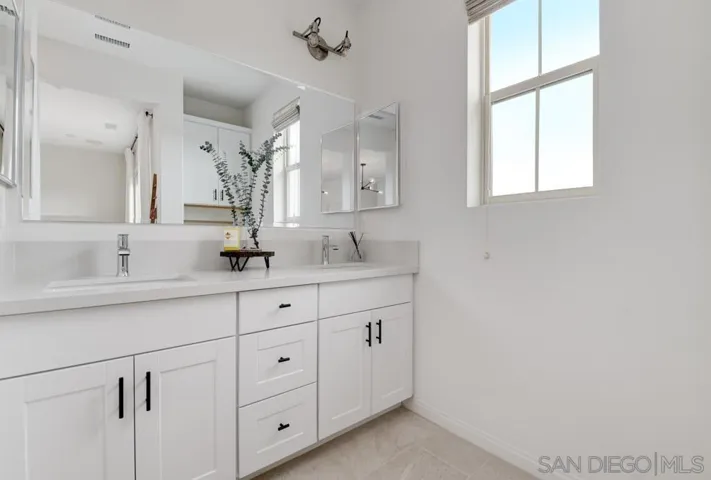1643 Fig Tree Way, Oceanside, California 92056