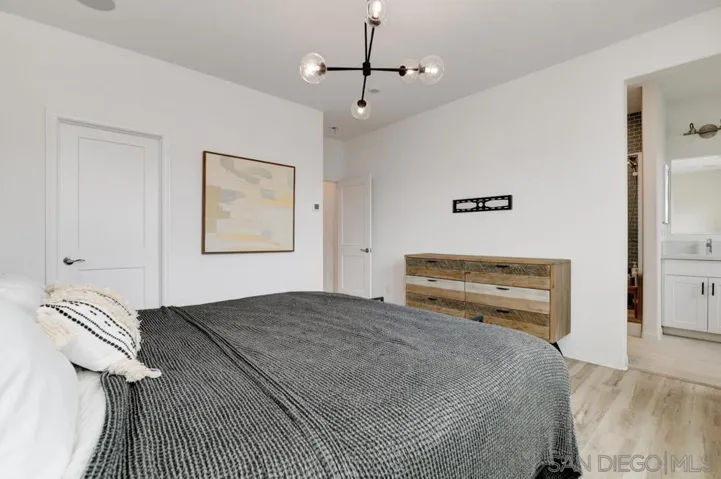 1643 Fig Tree Way, Oceanside, California 92056