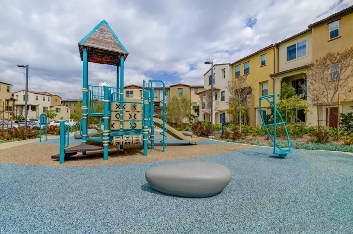 1643 Fig Tree Way, Oceanside, California 92056